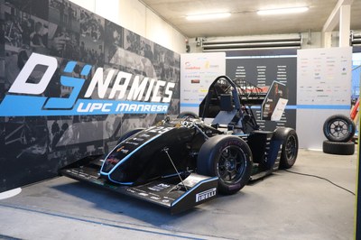 El DYN-05, nou vehicle de competició per a la Formula Student de l’equip d’estudiants Dynamics UPC Manresa per a aquesta temporada