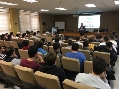 AUSA explica la seva trajectòria i estratègia competitiva als futurs enginyers d’Automoció de la UPC Manresa