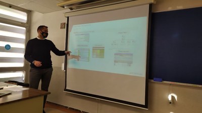 Cercle de xerrades per a estudiants d'enginyeria de sistemes TIC sobre gestió de projectes impartides per empreses