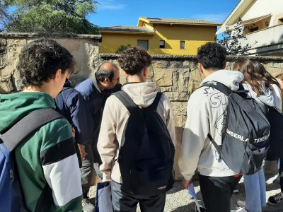 Itinerari geològic urbà amb alumnes d'Artés