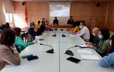 La Taula de la Formació encara la recta final de l’estudi sobre les necessitats formatives del sector químic al Bages