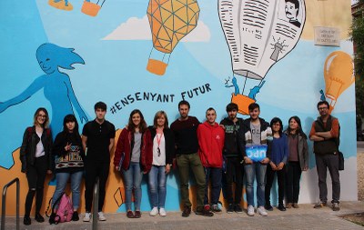 Homenatge a l’Escola d’Art de Manresa en agraiment pel mural que han pintat en una de les parets de la UPC Manresa.