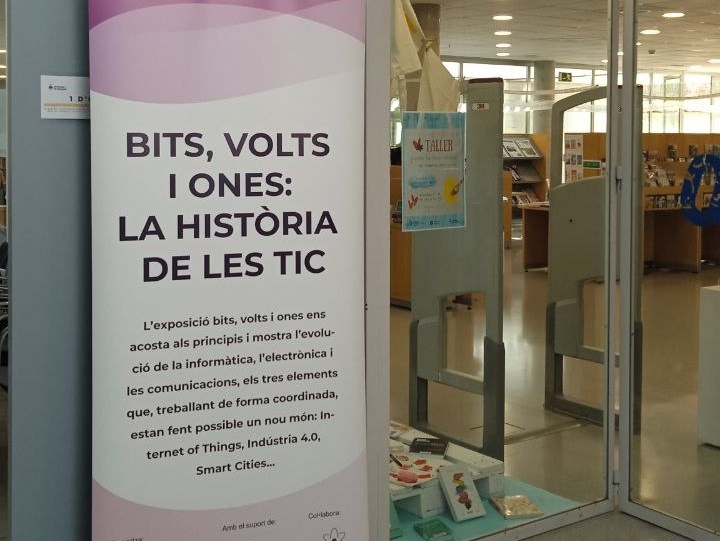 L'exposició "Bits, Volts i Ones: La història de les TIC" a la Biblioteca Pare Ignasi Casanovas de Santpedor