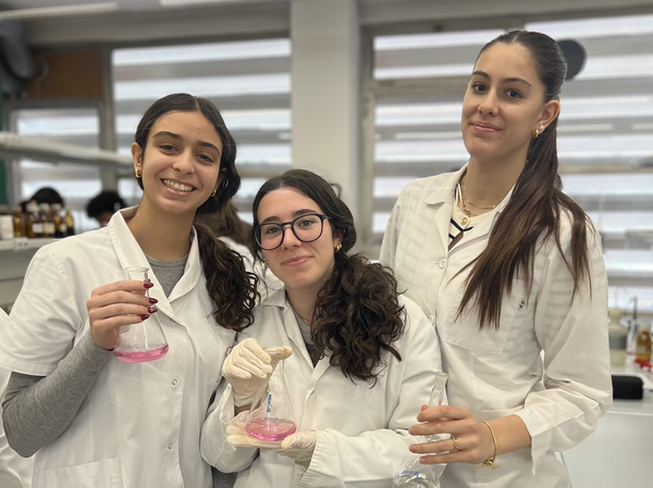 Taller química Peguera 04.png