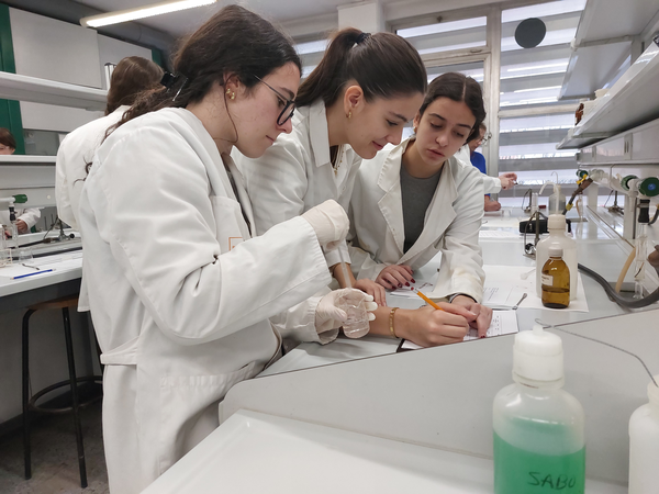 Taller química Peguera 06.png