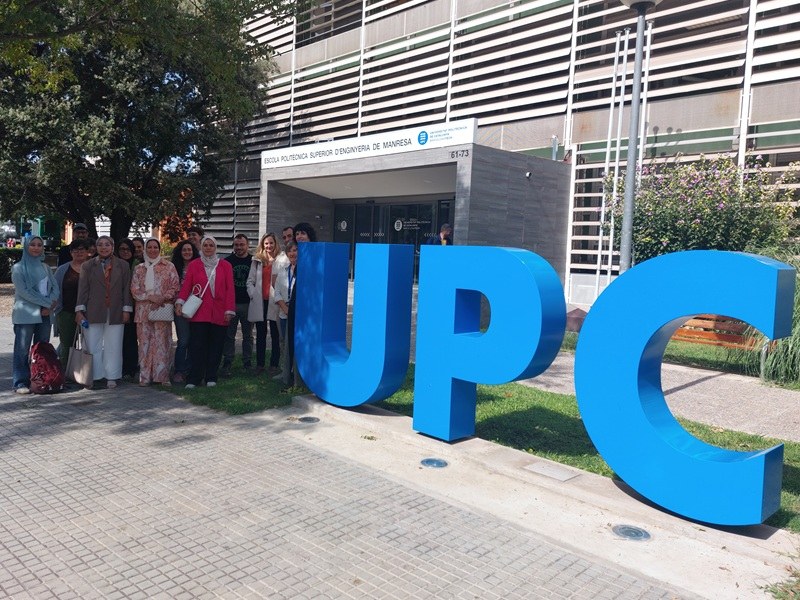 Visita de la cooperativa de dones enginyeres Sun Power