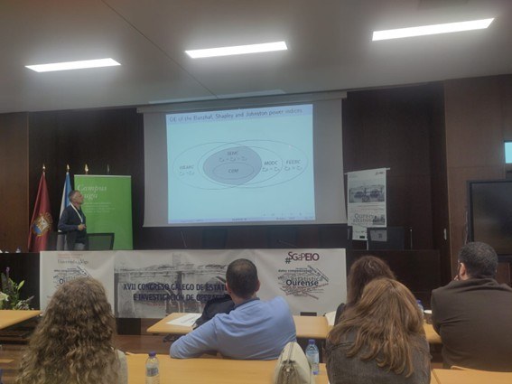 Josep Freixas imparte la conferencia plenaria en un congreso internacional de estadística en Ourense