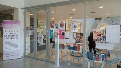 La exposición "Bits, Volts y Ones: La història de les TIC" en la Biblioteca Sant Valentí de Navarcles