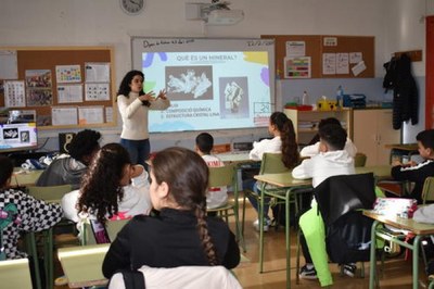 Más de 700 alumnos de Manresa han seguido las charlas para fomentar las vocaciones STEAM entre las niñas