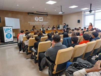 Mujeres de la UPC Manresa hablan de sus inquietudes y experiencias en la mesa redonda 'Las mujeres y la ingeniería' realizada con motivo del 11F ​