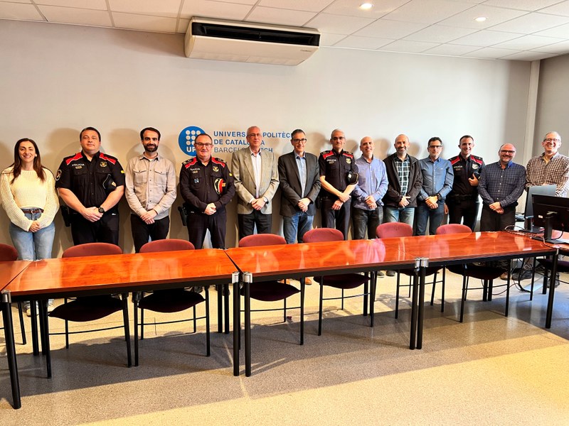 Reunión entre la UPC Manresa y la Policía de la Generalitat - Mossos d'Esquadra para evaluar el desarrollo del curso de Desactivación de Artefactos Explosivos.